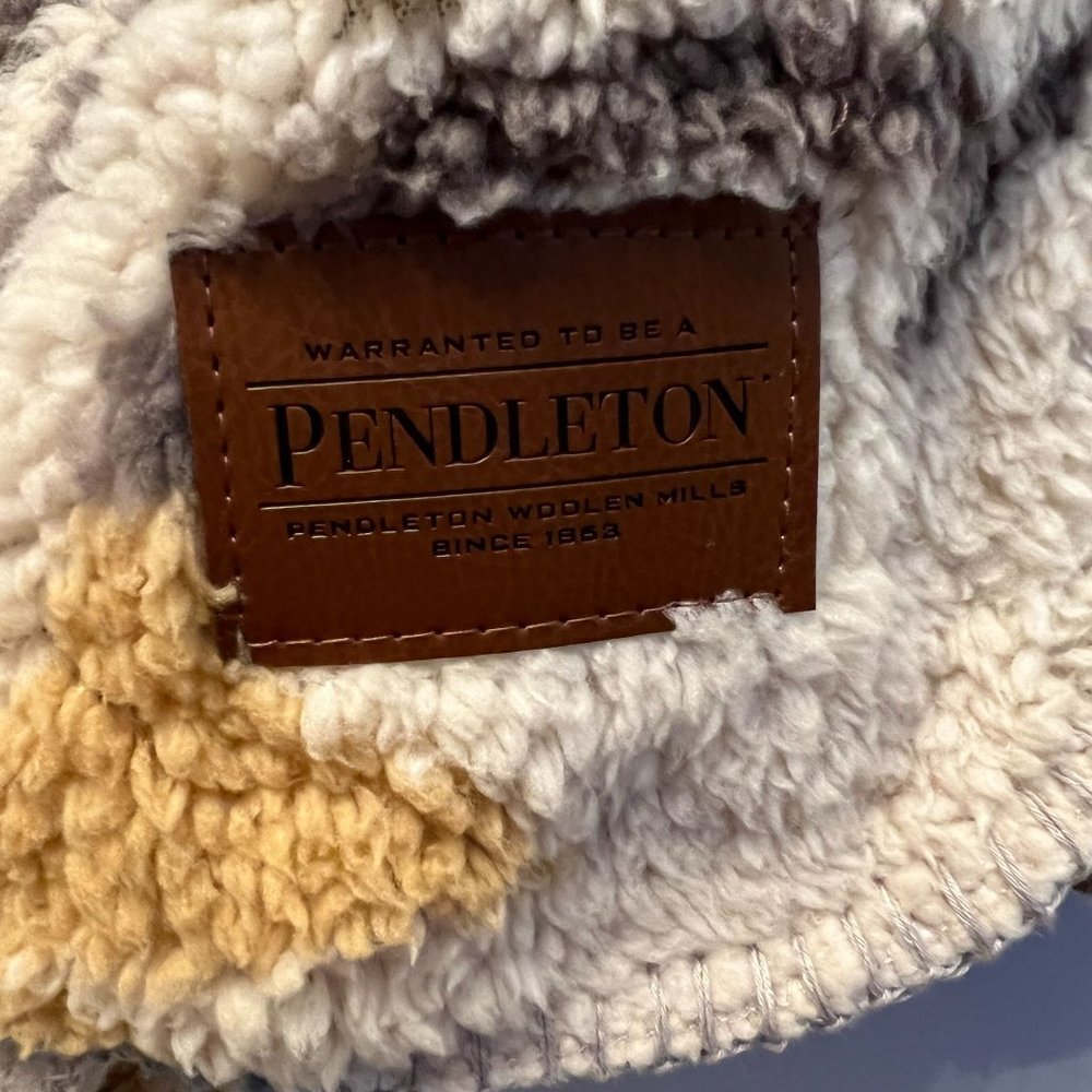 NWT Pendleton White Sands Sherpa Fleece 50x70 Aztec Throw Blanket Southwest - Picture 5 of 9